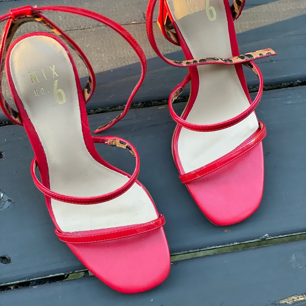 Red heels - Picture 4 of 8